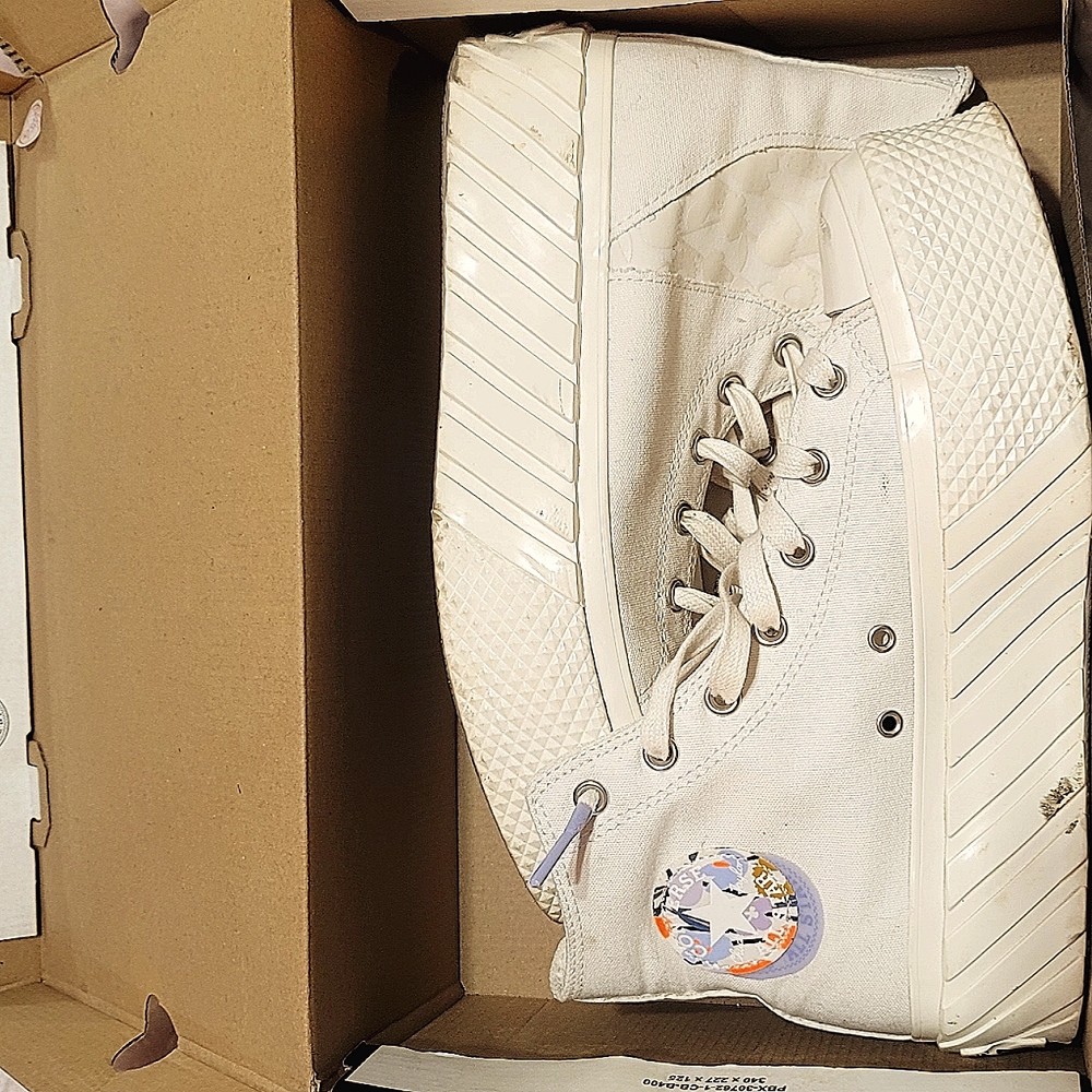 Converse size 10.5 Limited Edition